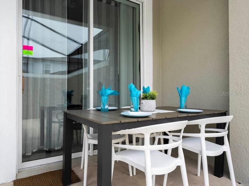 For Sale: $570,000 (5 beds, 4 baths, 2168 Square Feet)