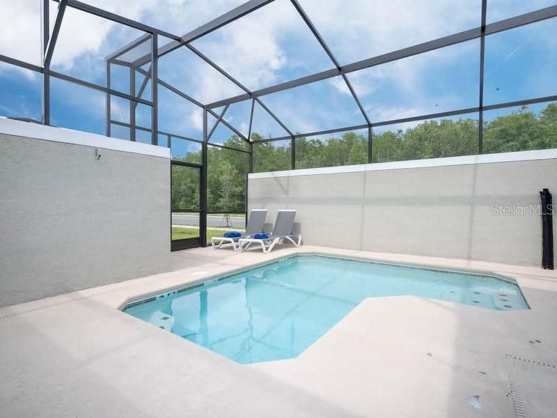 For Sale: $570,000 (5 beds, 4 baths, 2168 Square Feet)