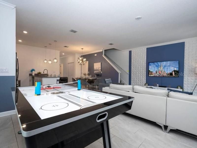 For Sale: $570,000 (5 beds, 4 baths, 2168 Square Feet)