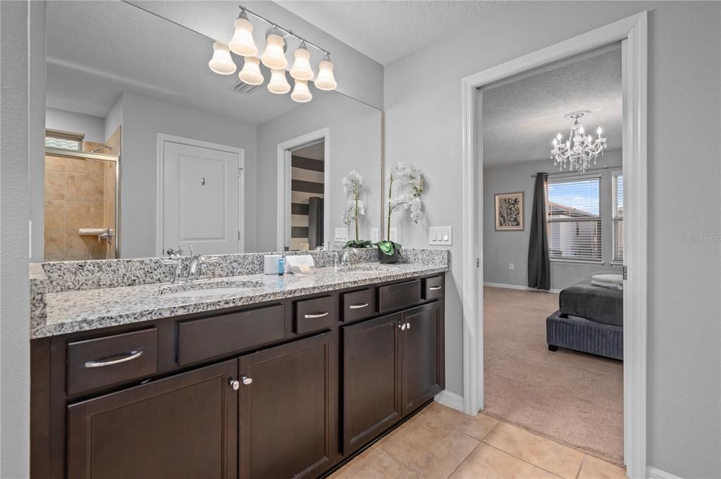 For Rent: $2,899 (5 beds, 4 baths, 2492 Square Feet)