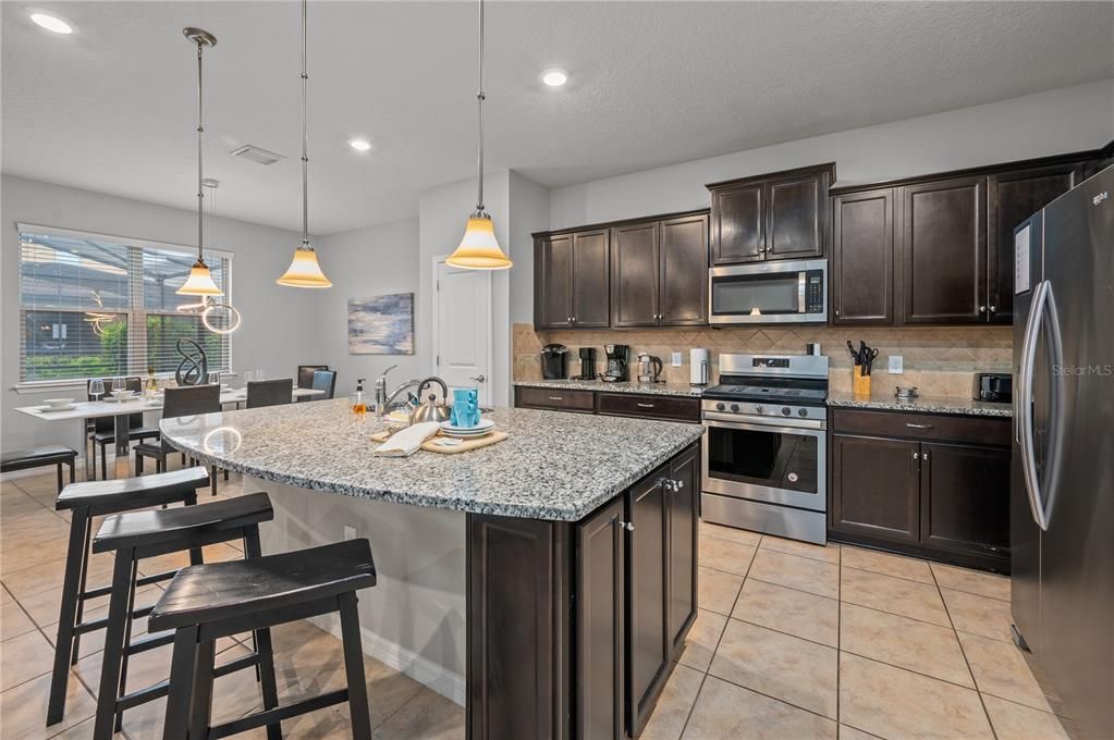 For Rent: $2,899 (5 beds, 4 baths, 2492 Square Feet)