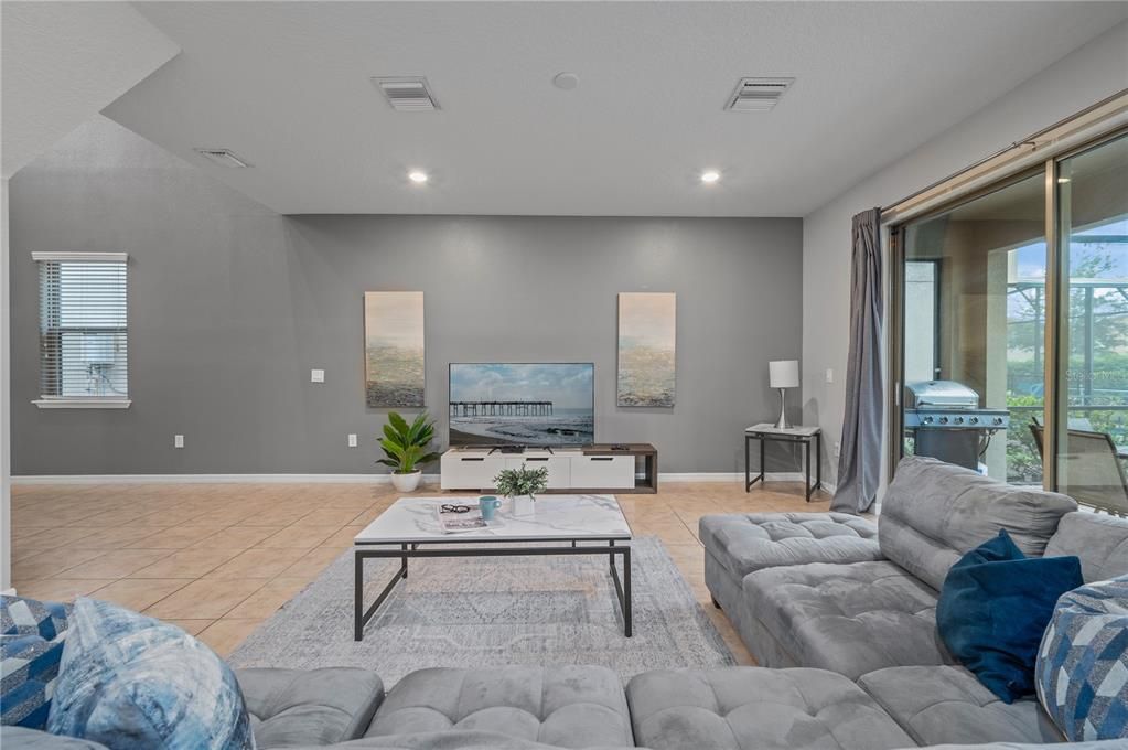 For Rent: $2,899 (5 beds, 4 baths, 2492 Square Feet)