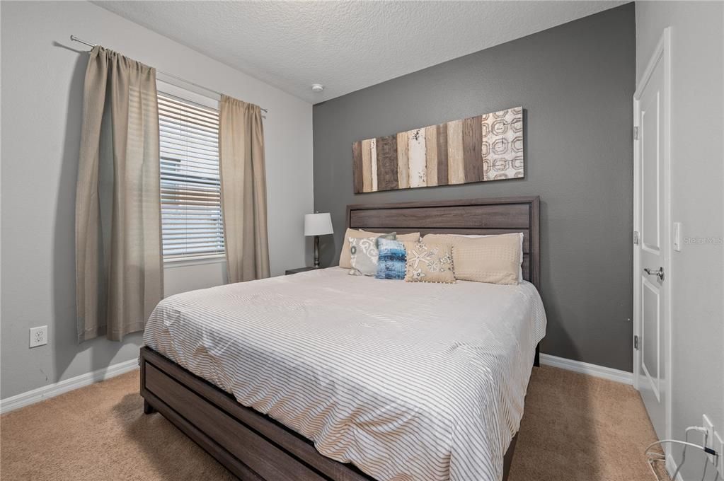 For Rent: $2,899 (5 beds, 4 baths, 2492 Square Feet)