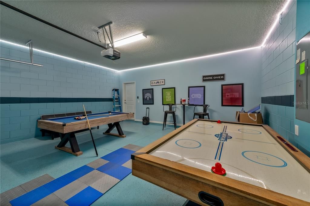 For Rent: $2,899 (5 beds, 4 baths, 2492 Square Feet)