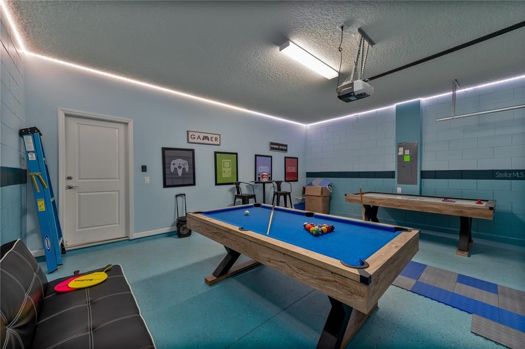 For Rent: $2,899 (5 beds, 4 baths, 2492 Square Feet)