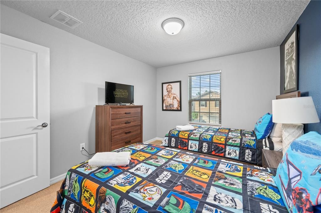 For Rent: $2,899 (5 beds, 4 baths, 2492 Square Feet)