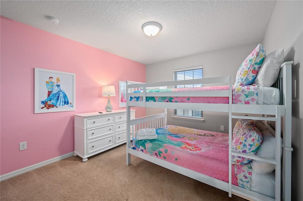 For Rent: $2,899 (5 beds, 4 baths, 2492 Square Feet)