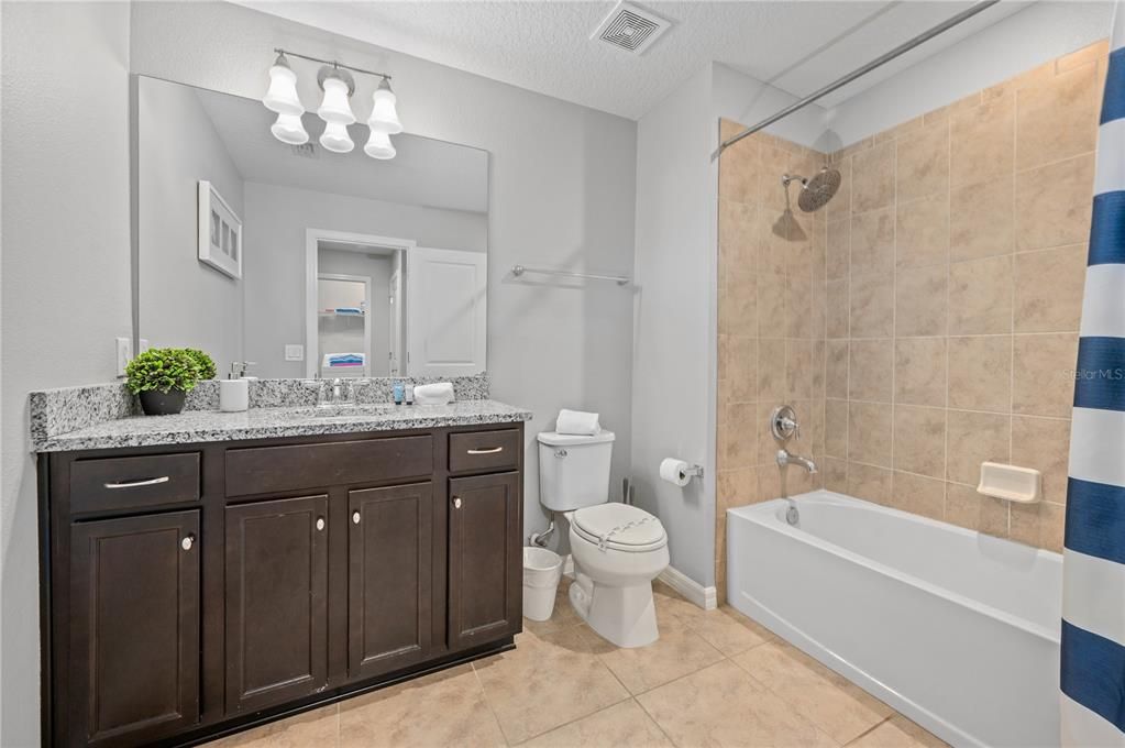 For Rent: $2,899 (5 beds, 4 baths, 2492 Square Feet)