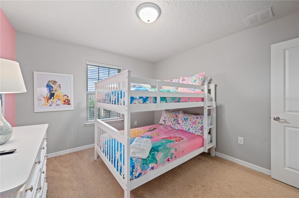 For Rent: $2,899 (5 beds, 4 baths, 2492 Square Feet)