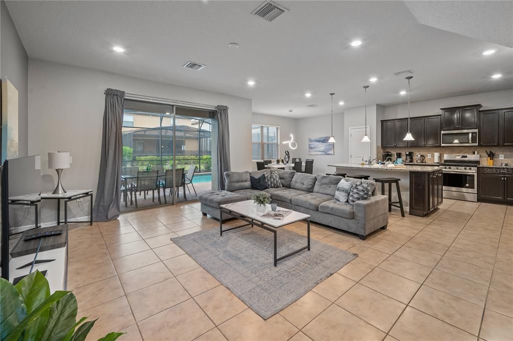 For Rent: $2,899 (5 beds, 4 baths, 2492 Square Feet)