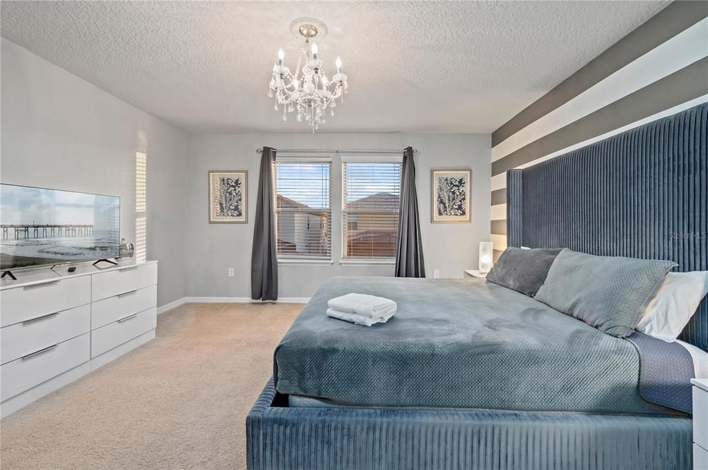 For Rent: $2,899 (5 beds, 4 baths, 2492 Square Feet)