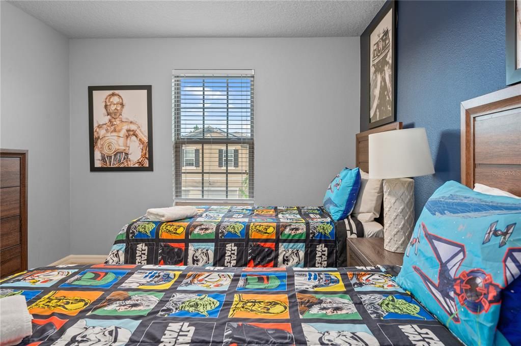 For Rent: $2,899 (5 beds, 4 baths, 2492 Square Feet)