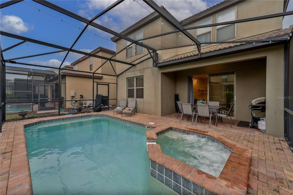 For Rent: $2,899 (5 beds, 4 baths, 2492 Square Feet)