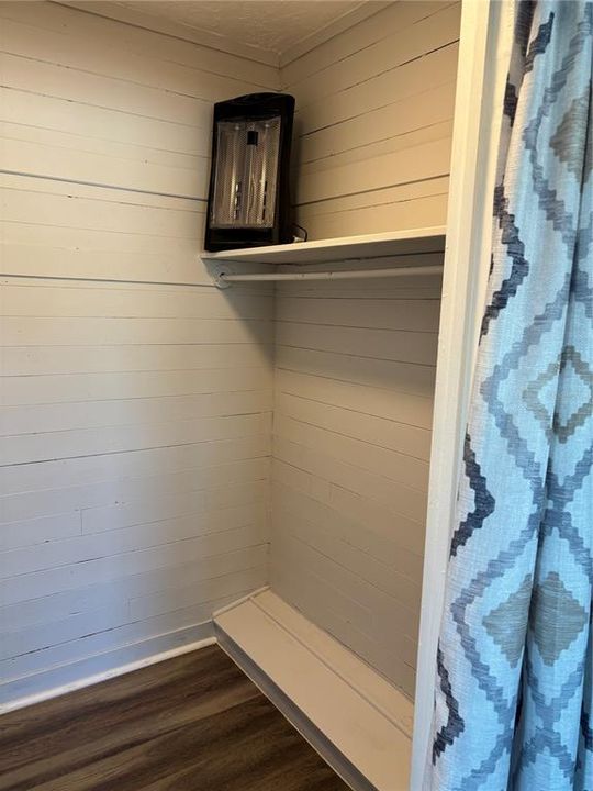 For Rent: $1,250 (1 beds, 1 baths, 400 Square Feet)