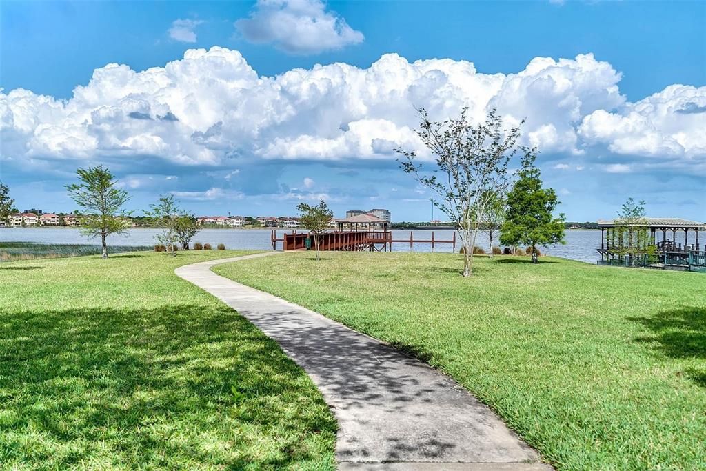 En Renta: $7,775 (5 camas, 5 baños, 4250 Pies cuadrados)