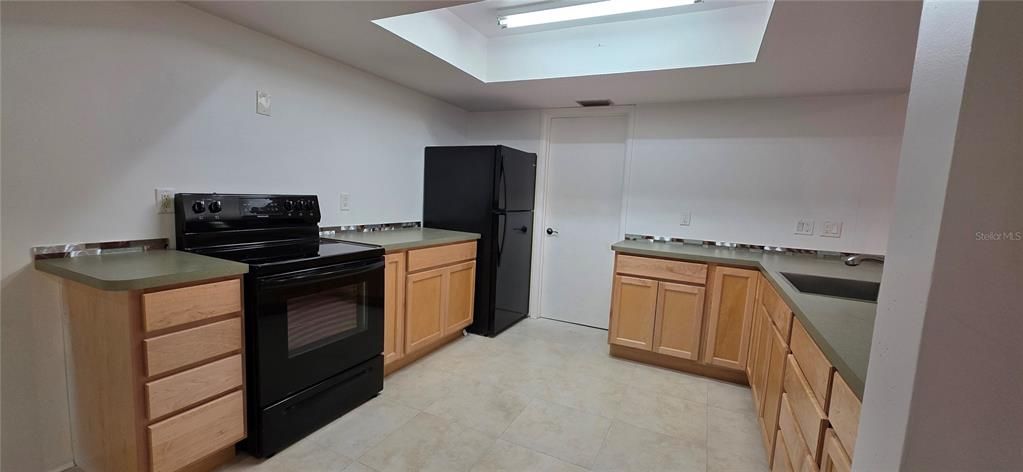 待售: $209,911 (2 贝兹, 2 浴室, 1200 平方英尺)