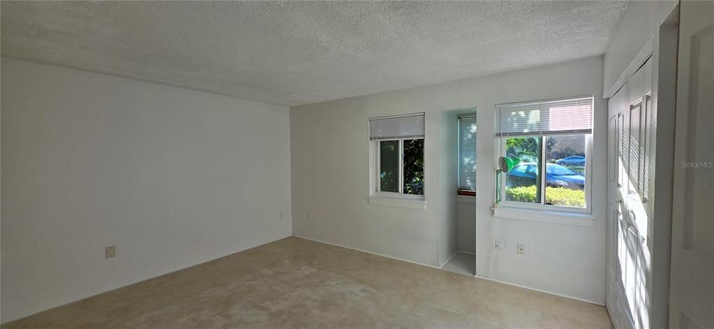 待售: $209,911 (2 贝兹, 2 浴室, 1200 平方英尺)