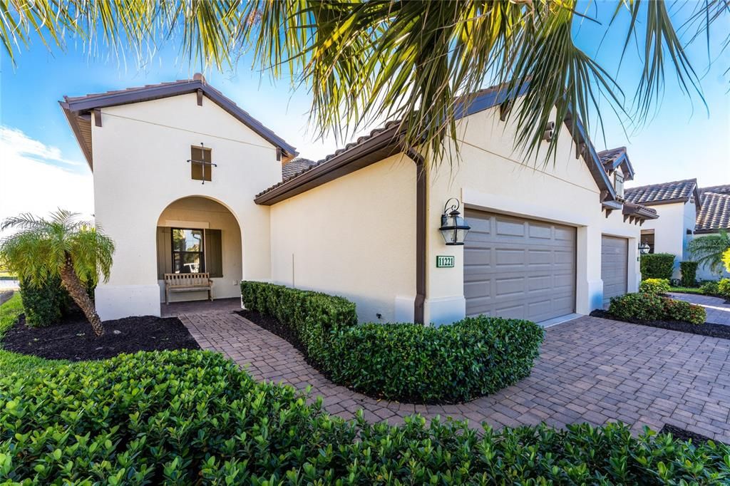 For Sale: $379,900 (3 beds, 2 baths, 1845 Square Feet)