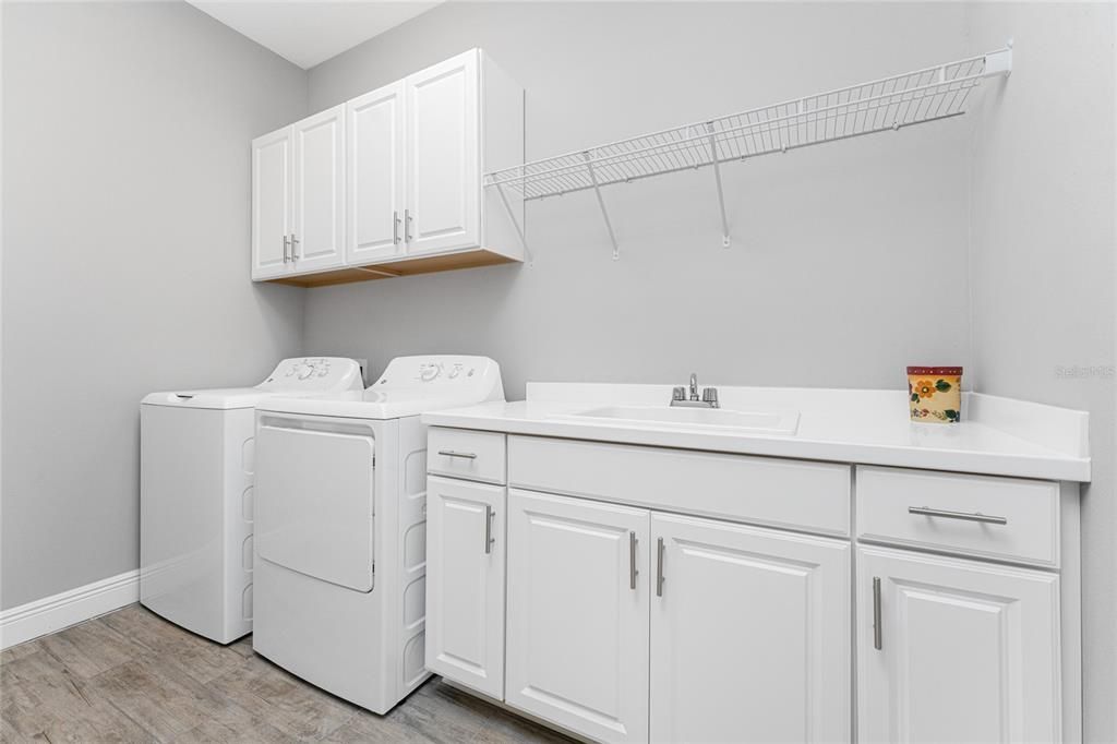 For Sale: $379,900 (3 beds, 2 baths, 1845 Square Feet)