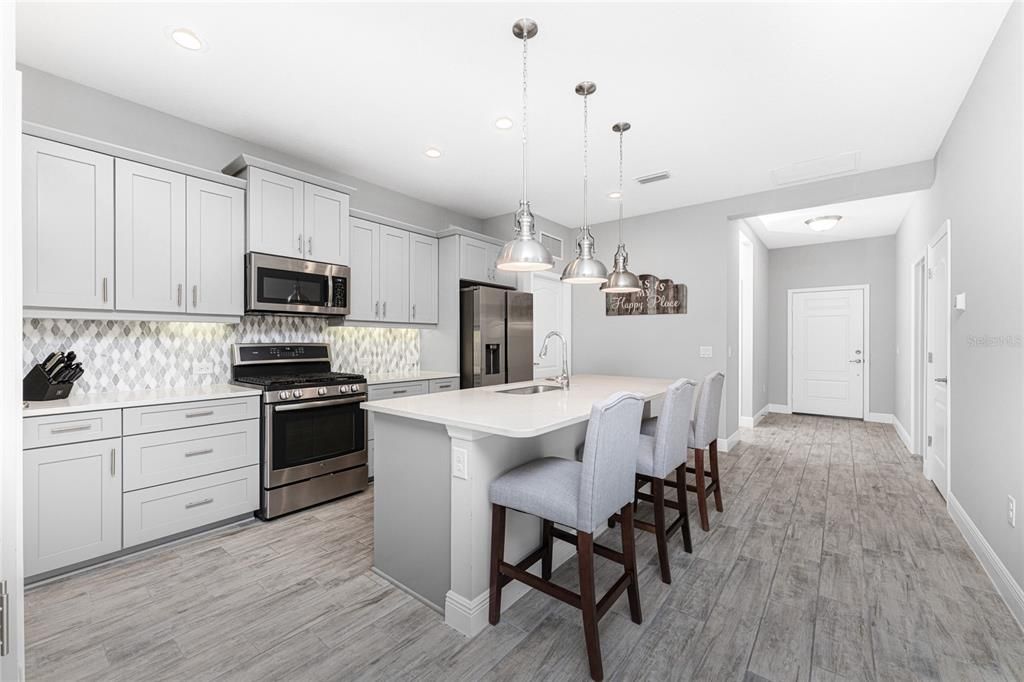 For Sale: $379,900 (3 beds, 2 baths, 1845 Square Feet)