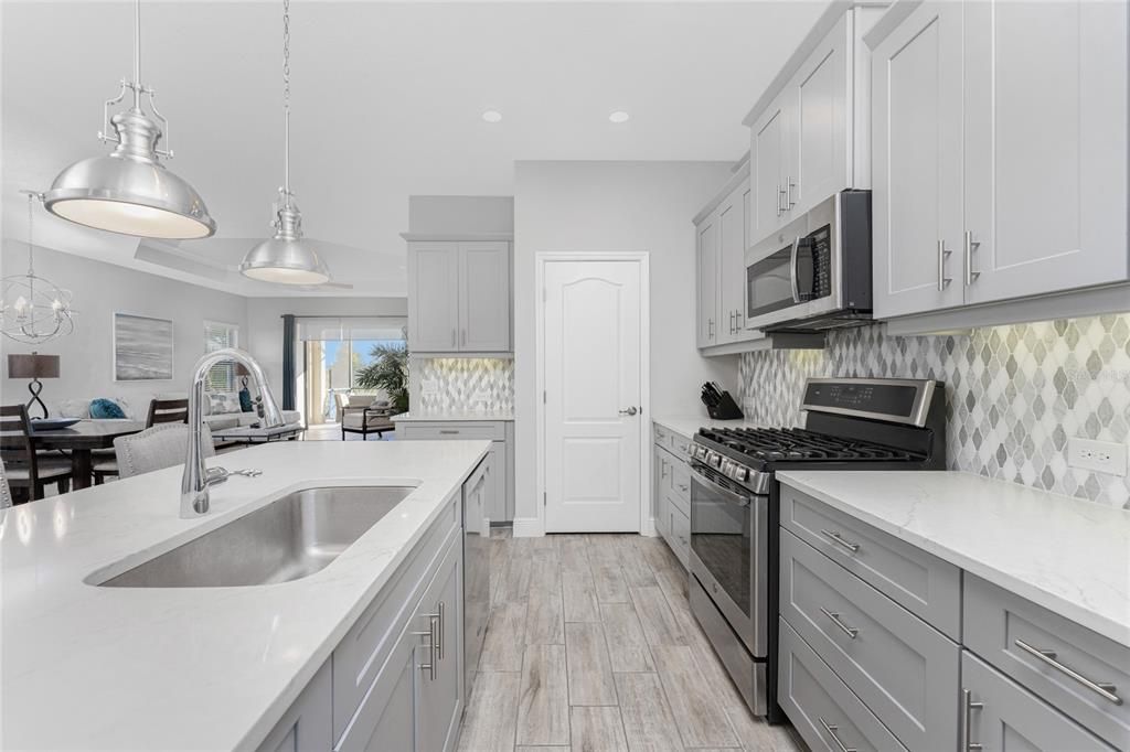 For Sale: $379,900 (3 beds, 2 baths, 1845 Square Feet)