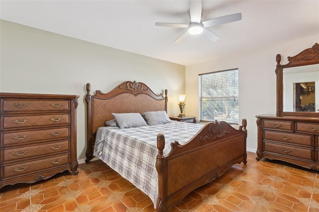 待售: $425,000 (3 贝兹, 2 浴室, 1392 平方英尺)