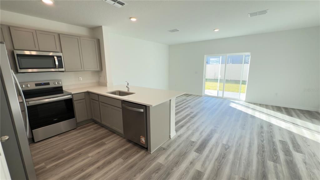 For Rent: $2,000 (3 beds, 2 baths, 1463 Square Feet)