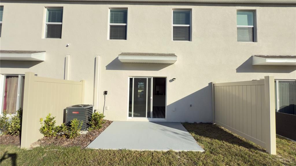 For Rent: $2,000 (3 beds, 2 baths, 1463 Square Feet)