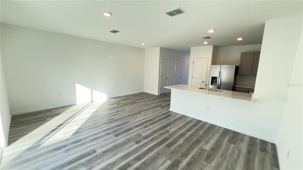 For Rent: $2,000 (3 beds, 2 baths, 1463 Square Feet)