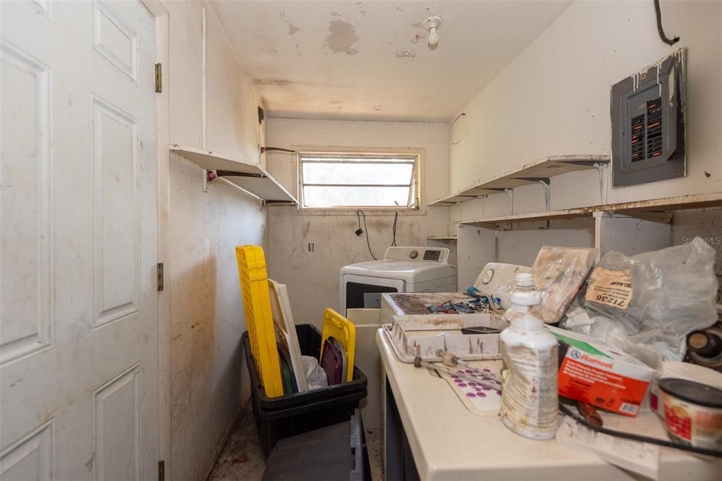 На продажу: $228,000 (3 спален, 2 ванн, 1948 Квадратных фут)