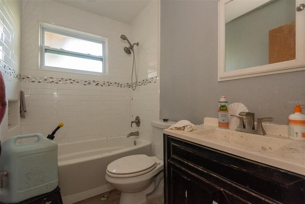 На продажу: $228,000 (3 спален, 2 ванн, 1948 Квадратных фут)