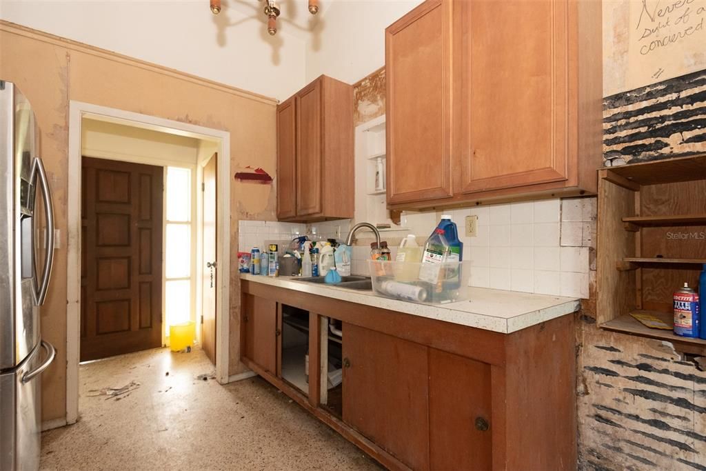 На продажу: $228,000 (3 спален, 2 ванн, 1948 Квадратных фут)