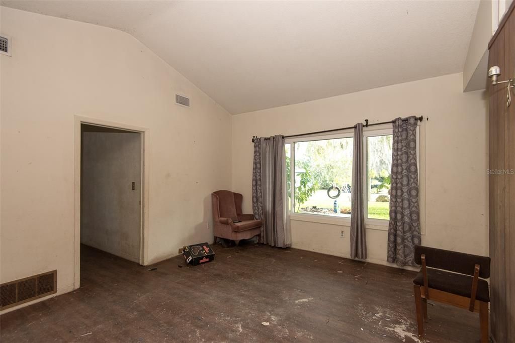 На продажу: $228,000 (3 спален, 2 ванн, 1948 Квадратных фут)