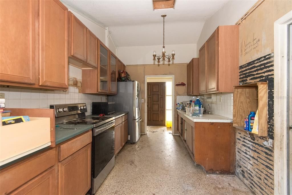 На продажу: $228,000 (3 спален, 2 ванн, 1948 Квадратных фут)