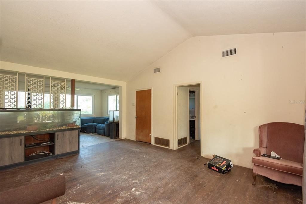 На продажу: $228,000 (3 спален, 2 ванн, 1948 Квадратных фут)