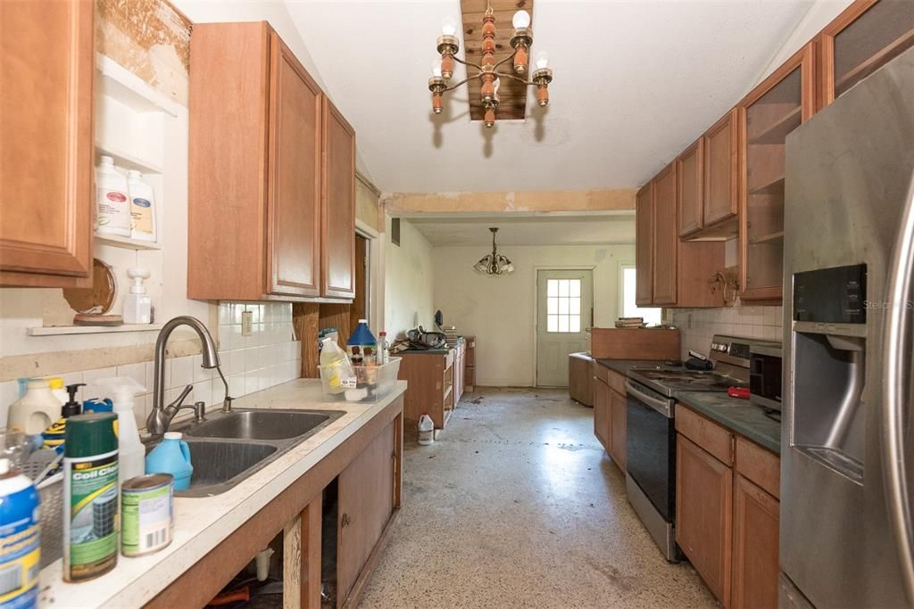 На продажу: $228,000 (3 спален, 2 ванн, 1948 Квадратных фут)