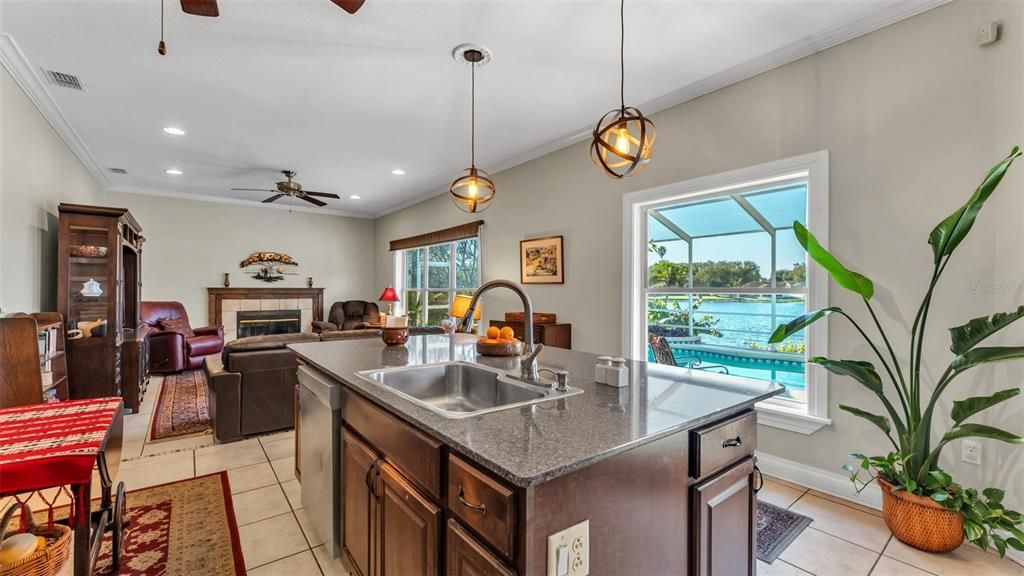 For Sale: $439,000 (3 beds, 3 baths, 2136 Square Feet)