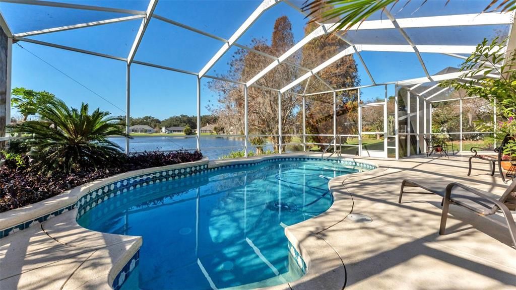 For Sale: $439,000 (3 beds, 3 baths, 2136 Square Feet)