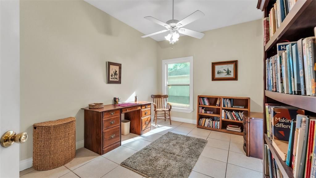 For Sale: $439,000 (3 beds, 3 baths, 2136 Square Feet)