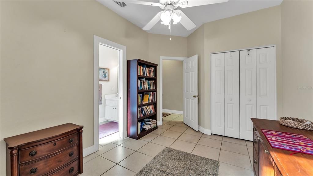 For Sale: $439,000 (3 beds, 3 baths, 2136 Square Feet)