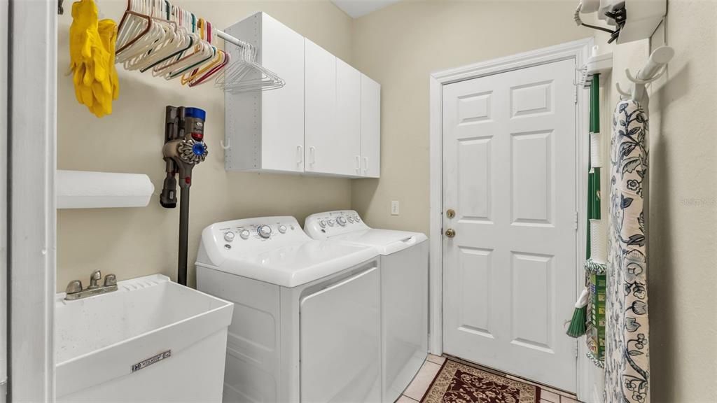 For Sale: $439,000 (3 beds, 3 baths, 2136 Square Feet)