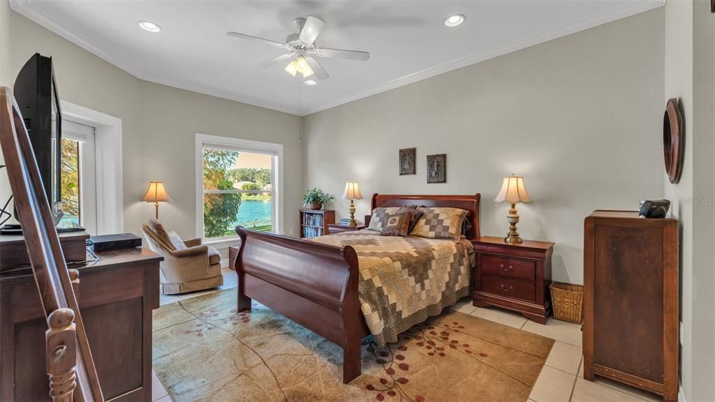 For Sale: $439,000 (3 beds, 3 baths, 2136 Square Feet)