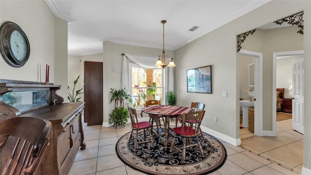 For Sale: $439,000 (3 beds, 3 baths, 2136 Square Feet)