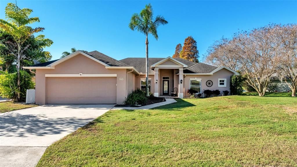 For Sale: $439,000 (3 beds, 3 baths, 2136 Square Feet)