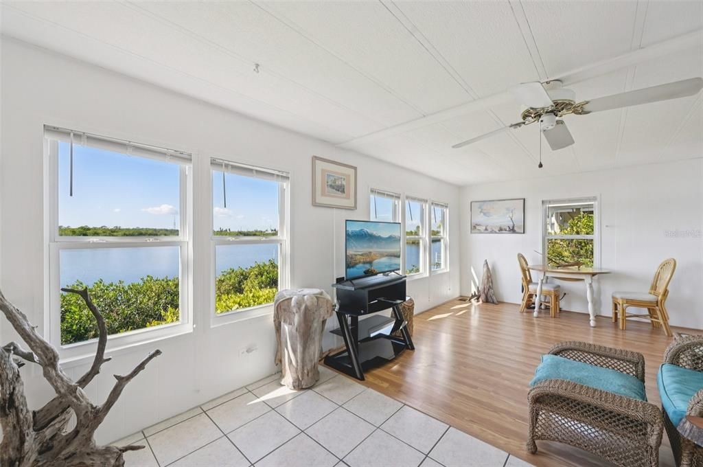 待售: $250,000 (2 贝兹, 2 浴室, 1372 平方英尺)