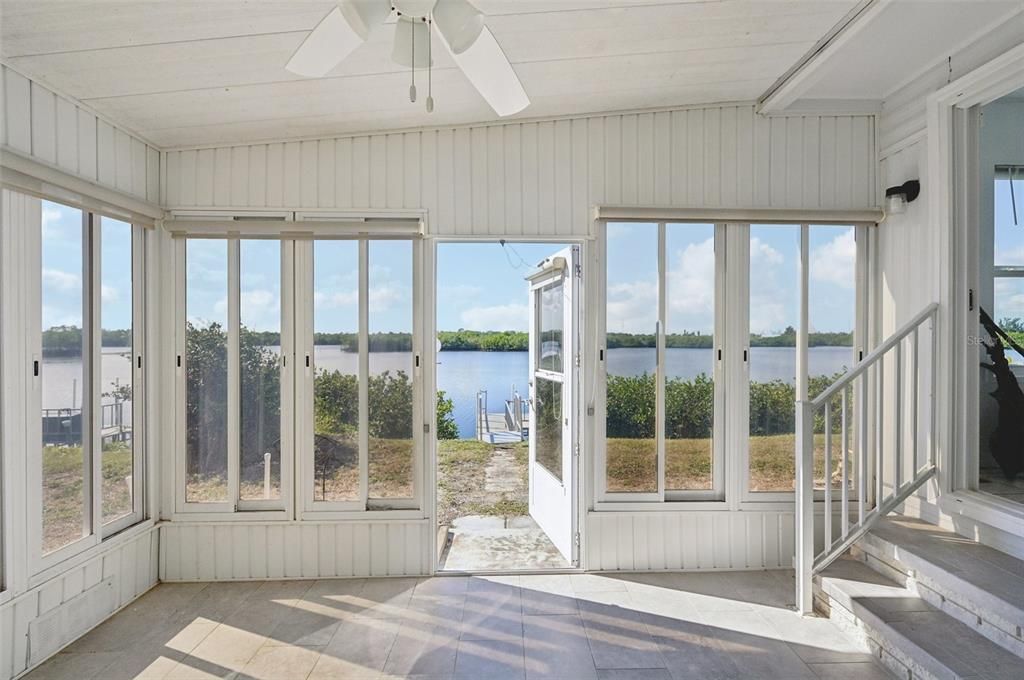 待售: $250,000 (2 贝兹, 2 浴室, 1372 平方英尺)