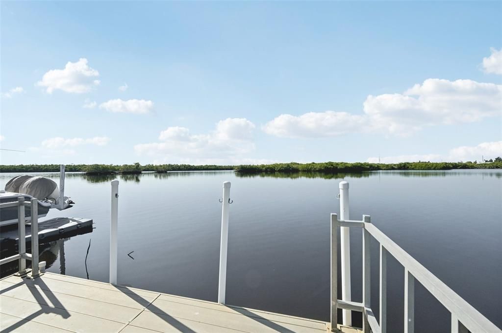 待售: $250,000 (2 贝兹, 2 浴室, 1372 平方英尺)