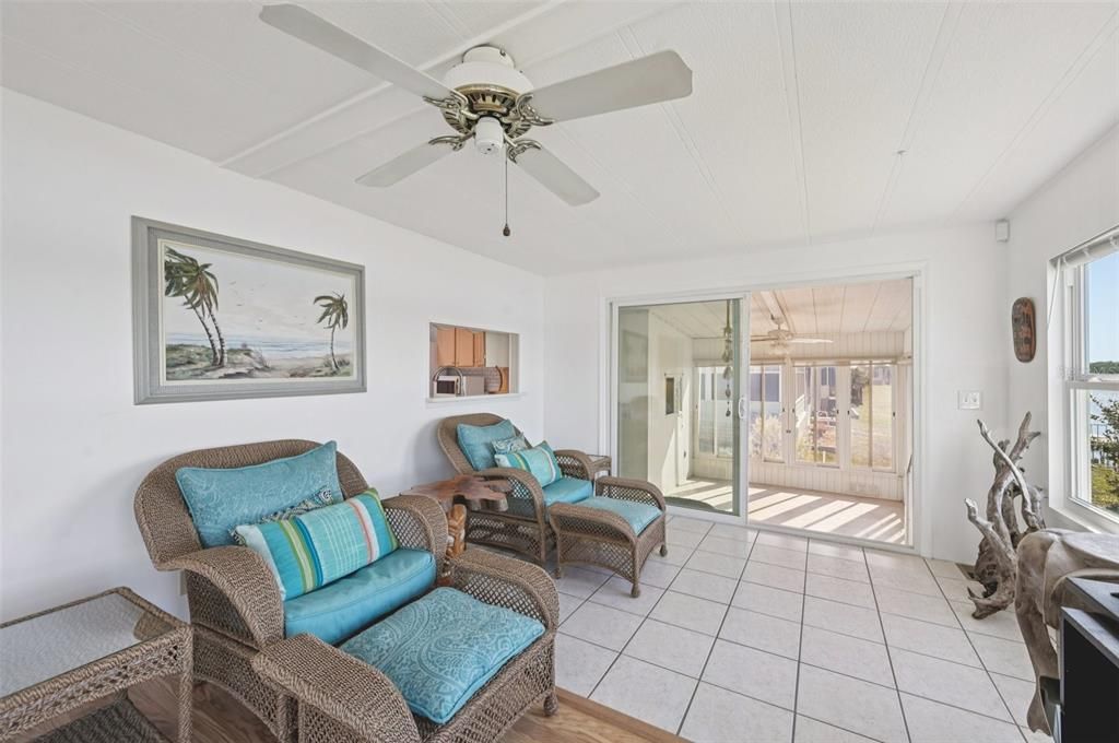 待售: $250,000 (2 贝兹, 2 浴室, 1372 平方英尺)