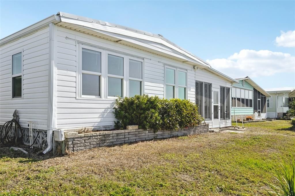 待售: $250,000 (2 贝兹, 2 浴室, 1372 平方英尺)