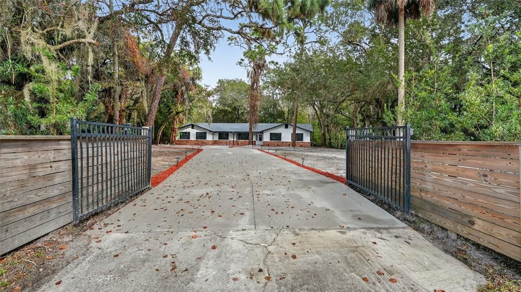 For Sale: $570,000 (3 beds, 3 baths, 2254 Square Feet)